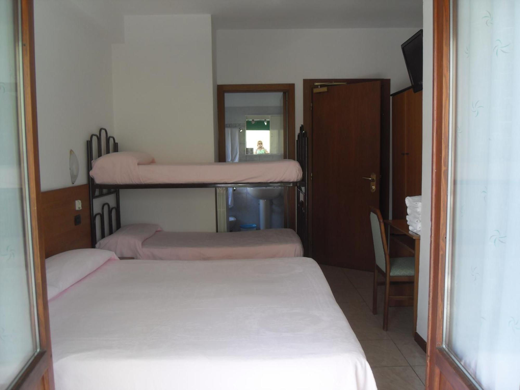 Hotel Ferrara San Benedetto del Tronto Zimmer foto