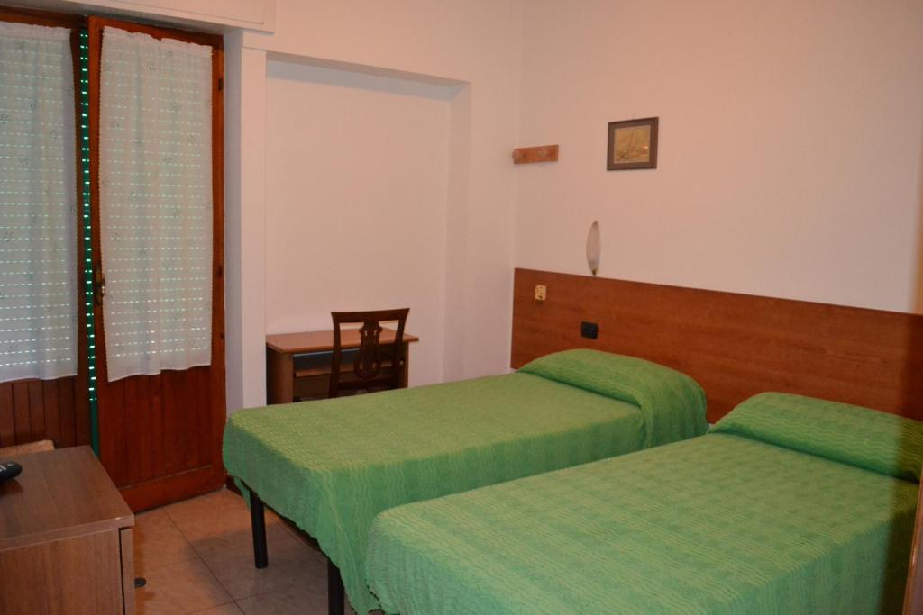 Hotel Ferrara San Benedetto del Tronto Zimmer foto