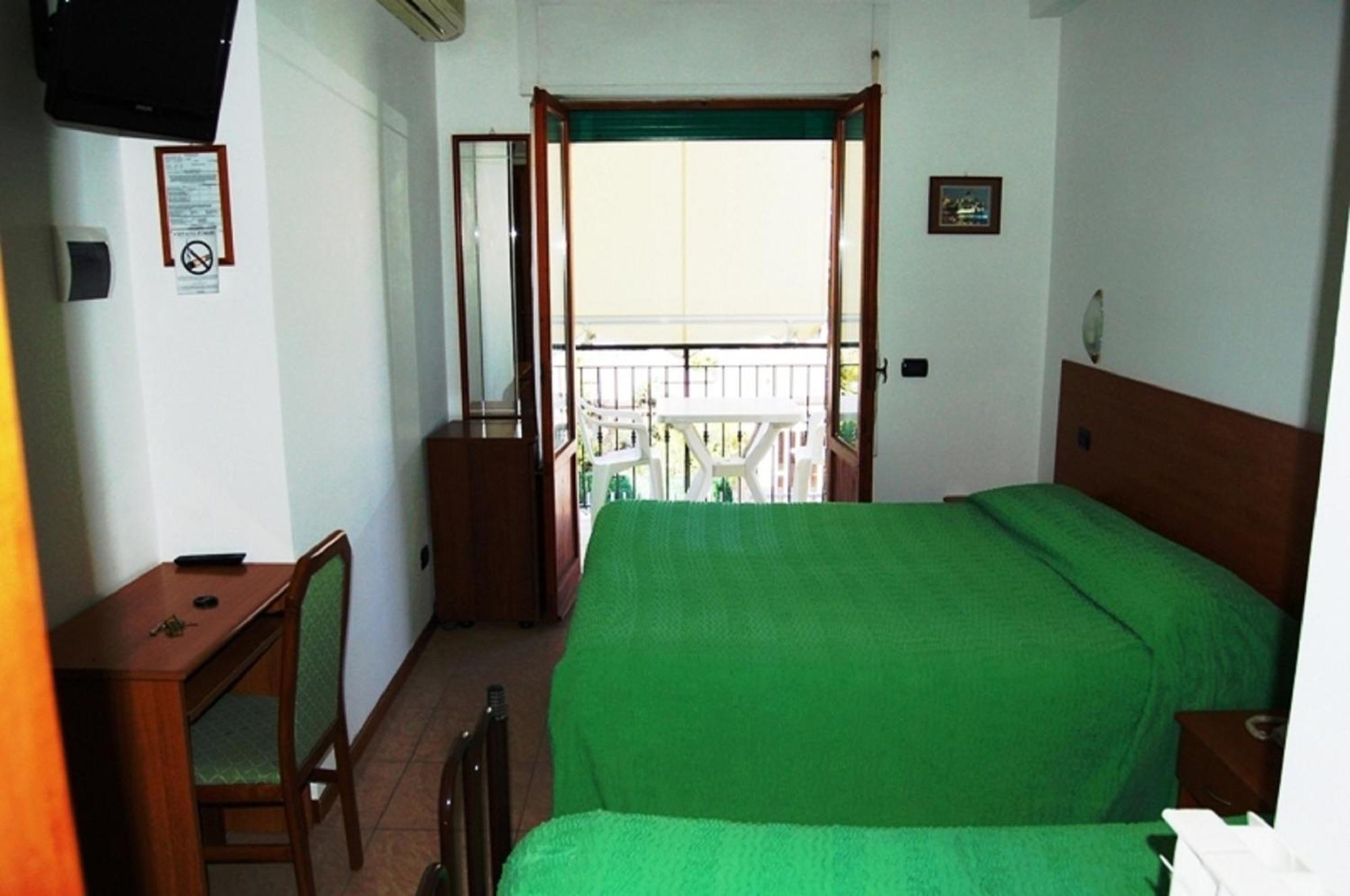 Hotel Ferrara San Benedetto del Tronto Exterior foto
